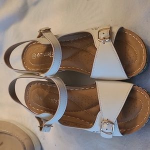 White size 9 Lightweight Comfort Sandals